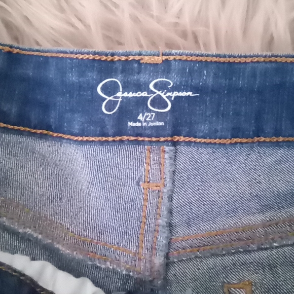 Shorts - Picture 3 of 3